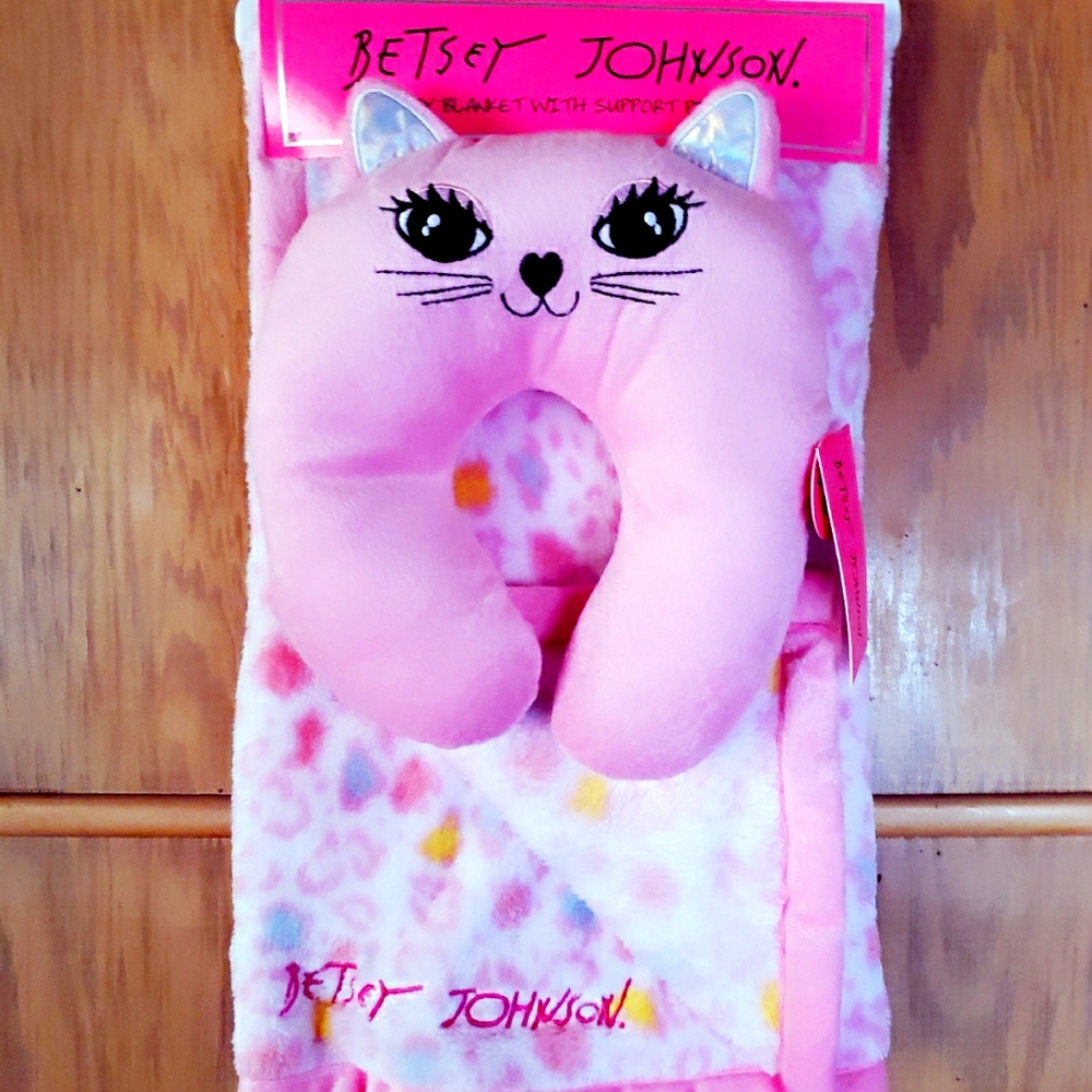 BETSEY JOHNSON BABY BLANKET WITH SUPPORT 😺 PILLOW